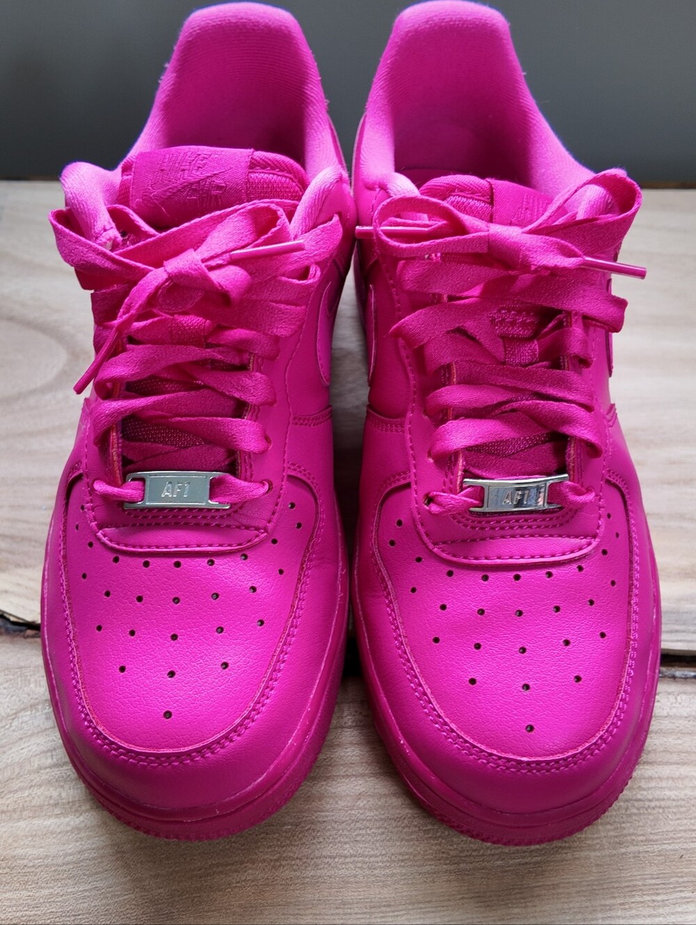 Women’s Nike Air Force 1 '07 "Fireberry" (Style DD8959-600)/ Size 7 - Picture 6 of 10